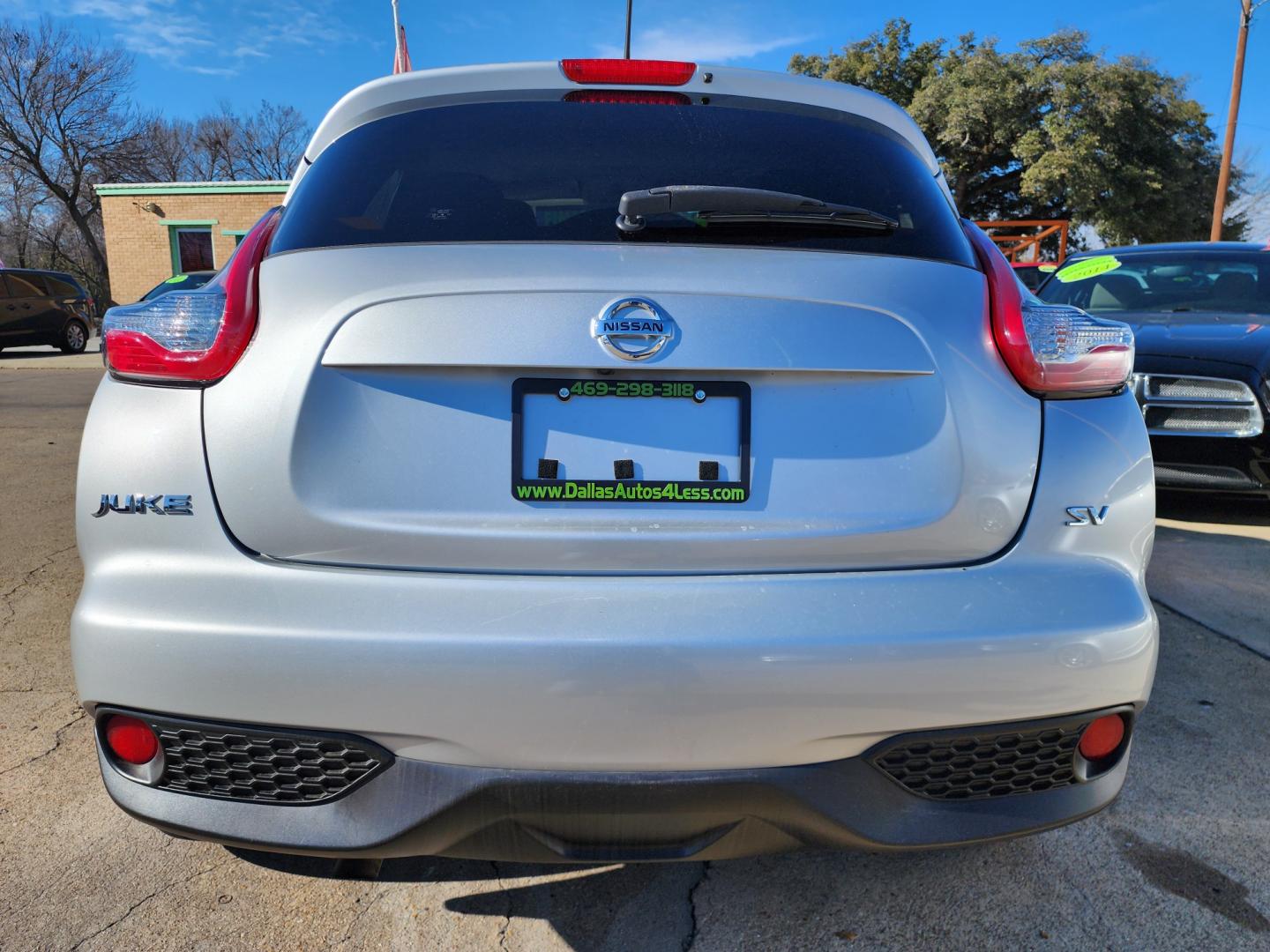 2016 SILVER Nissan Juke SV (JN8AF5MR8GT) , AUTO transmission, located at 2660 S.Garland Avenue, Garland, TX, 75041, (469) 298-3118, 32.885551, -96.655602 - Photo#4